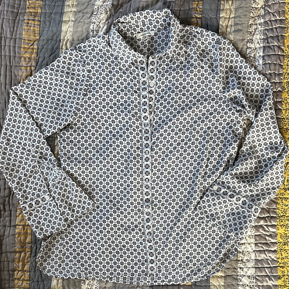 Max Studio Black and White Geometric Button Down Shirt